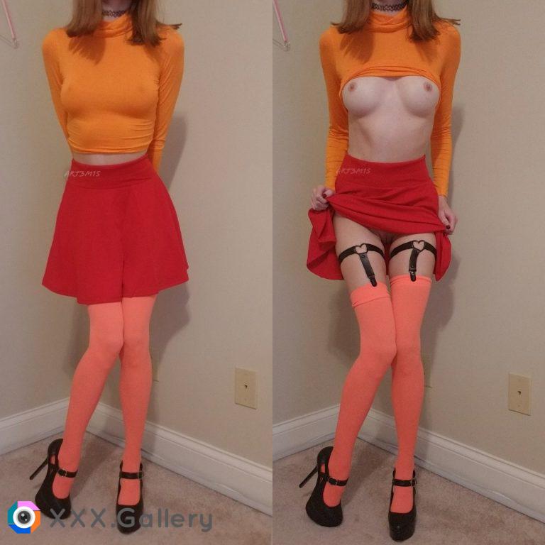 Velma from Scooby-Doo on/off by Art3m1s