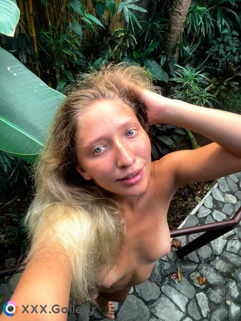 My nude frex in the jungle for you