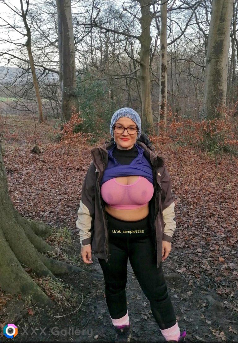 Matching socks and Bra xx 41F 5ft tall UK cougar xx love the outdoors