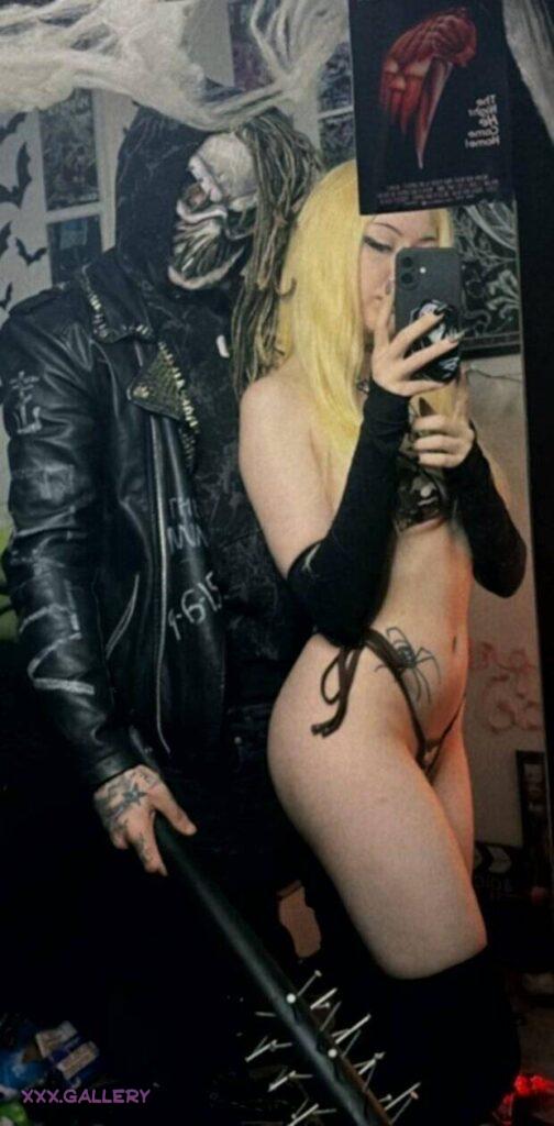 Exploring the dynamics of a toy in the bedroom 1 Exploring the dynamics of a toy in the bedroom