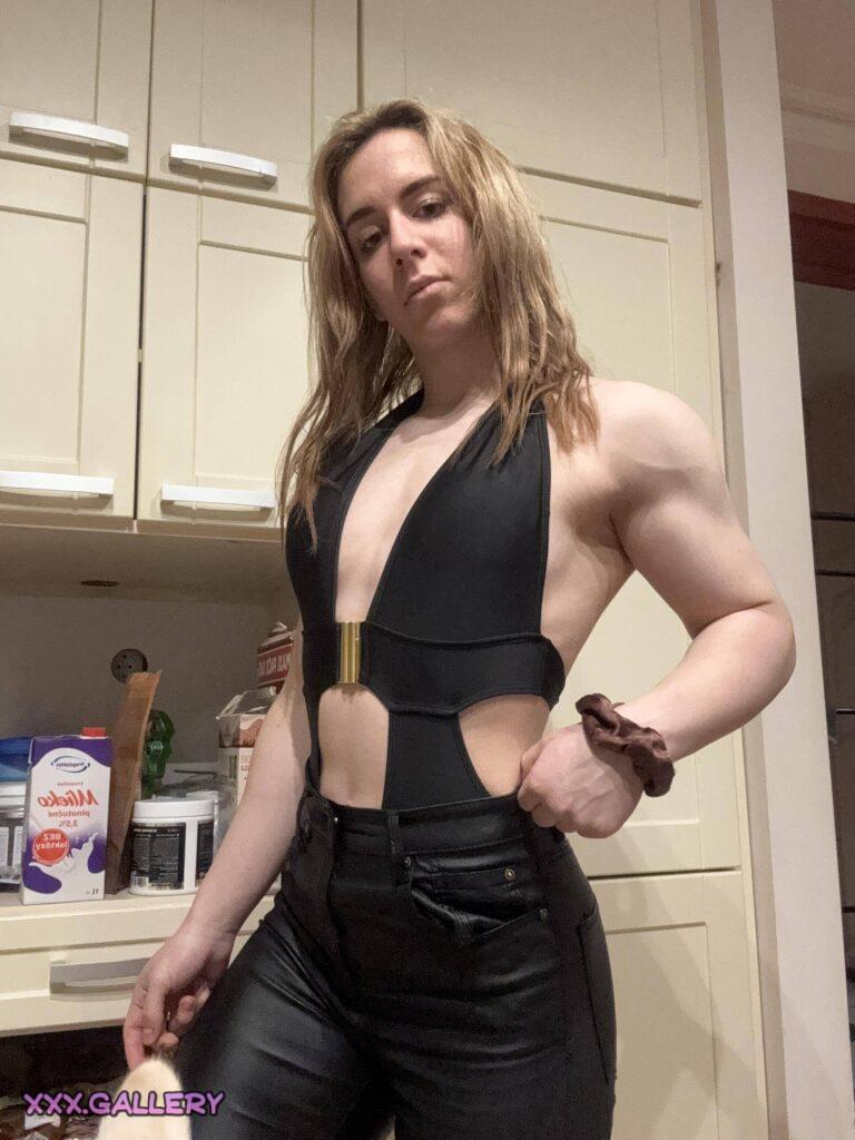 Feeling confident in my look today!💪