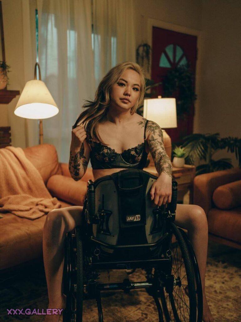 Opinions on this disabled Asian... smash or pass? 1 Opinions on this disabled Asian. smash or pass