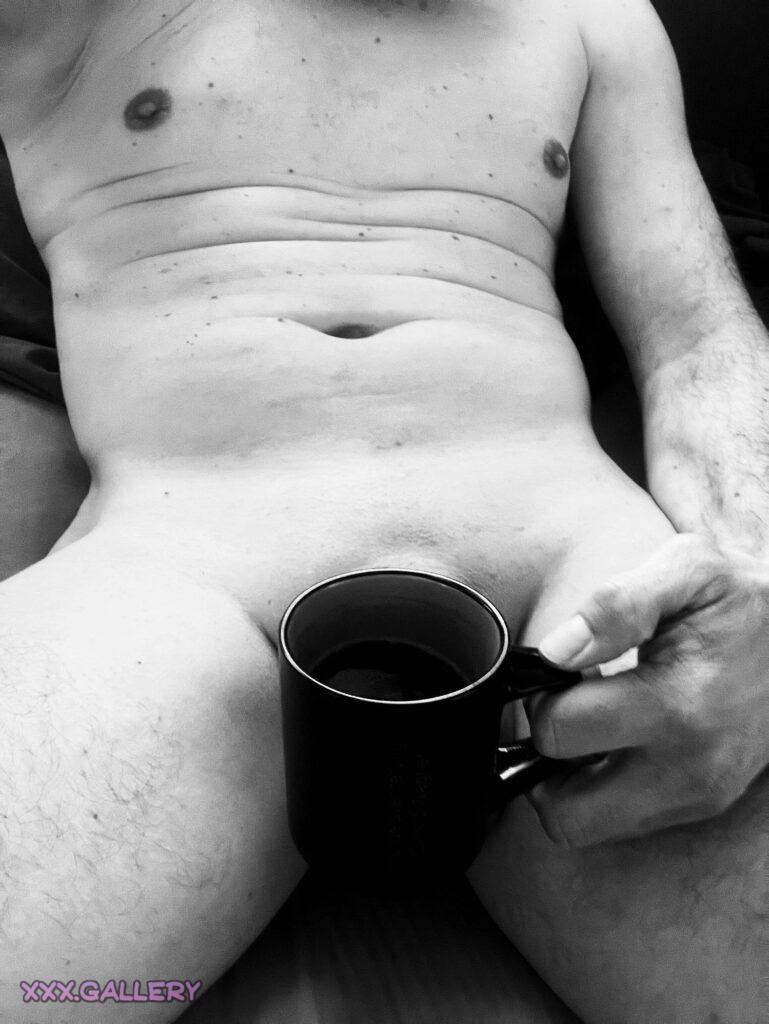 Rise and Shine ☀️ Do you enjoy breakfast in bed? ☕️