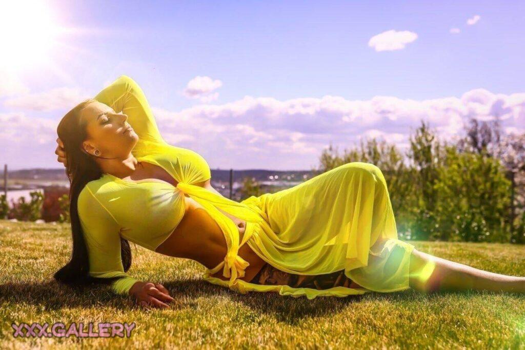 Sultry Selfie Session