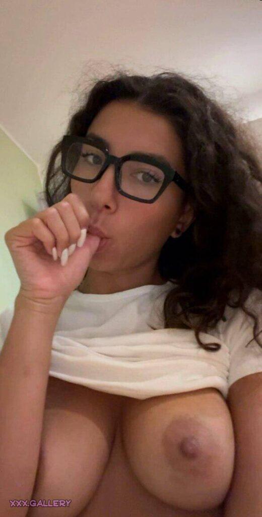 You won't be able to resist these gorgeous curves 1 You wont be able to resist these gorgeous curves