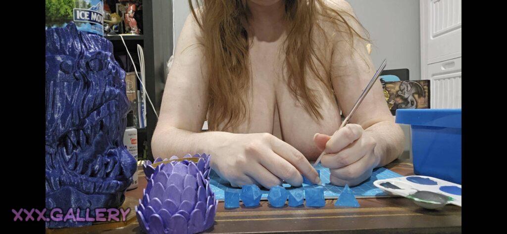 You won't believe what this geeky girl does with her DND dice! 1 You wont believe what this geeky girl does with her DND dice