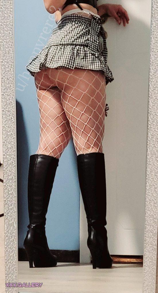 Check out this scandalous mini skirt post I found!