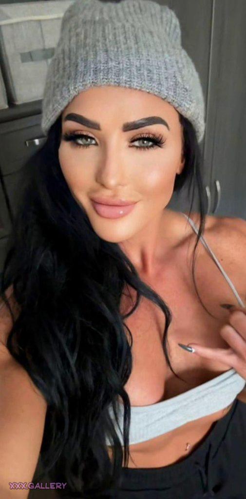 Feeling confident in my physique, which picture do you find most enticing?