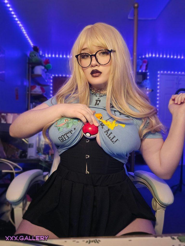 Geeky Gal’s Clever Move Pays Off