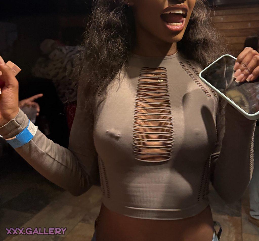 Hey fellow braless enthusiasts, what do you rate my top outta 10?