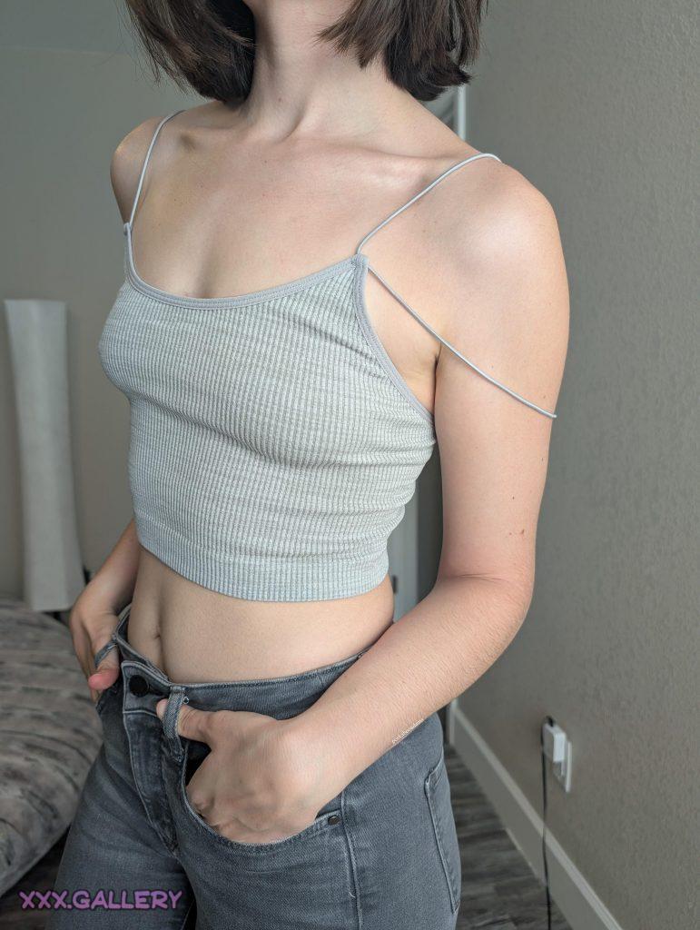 The Ultimate Guide to Going Braless Every Day