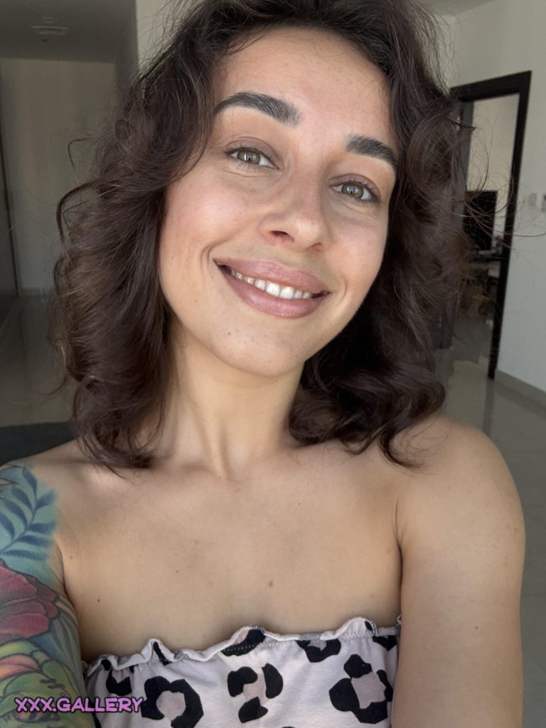 Another day, another stunning brunette catches your eye