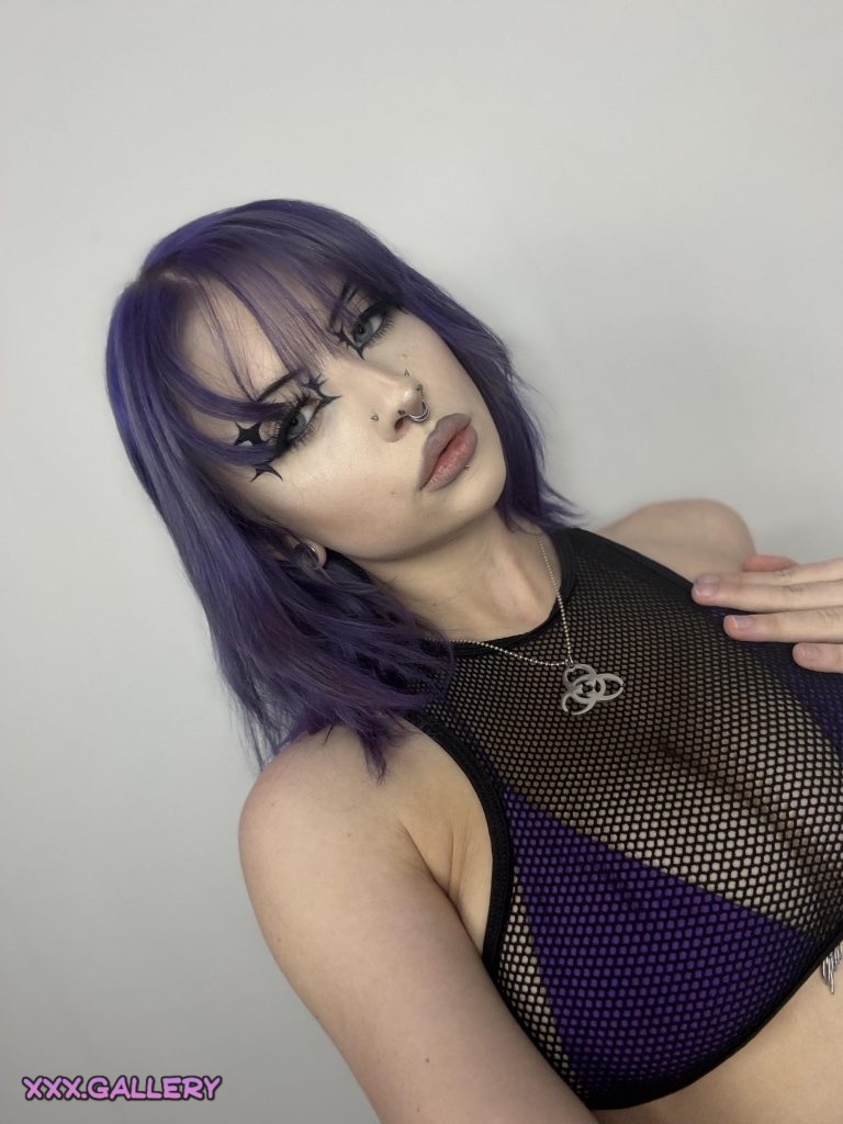 Calling all goth lovers! Let me fulfill your deepest desires