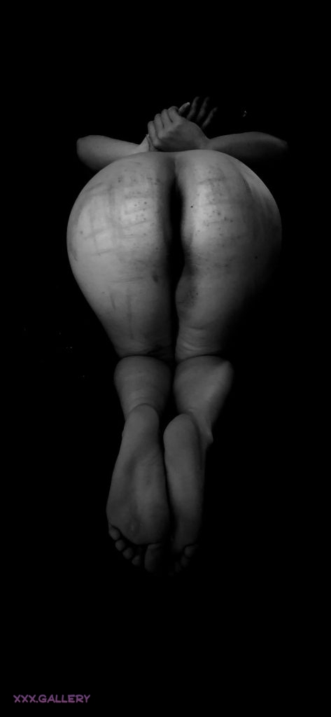 Captivating Story of Submission and Beauty