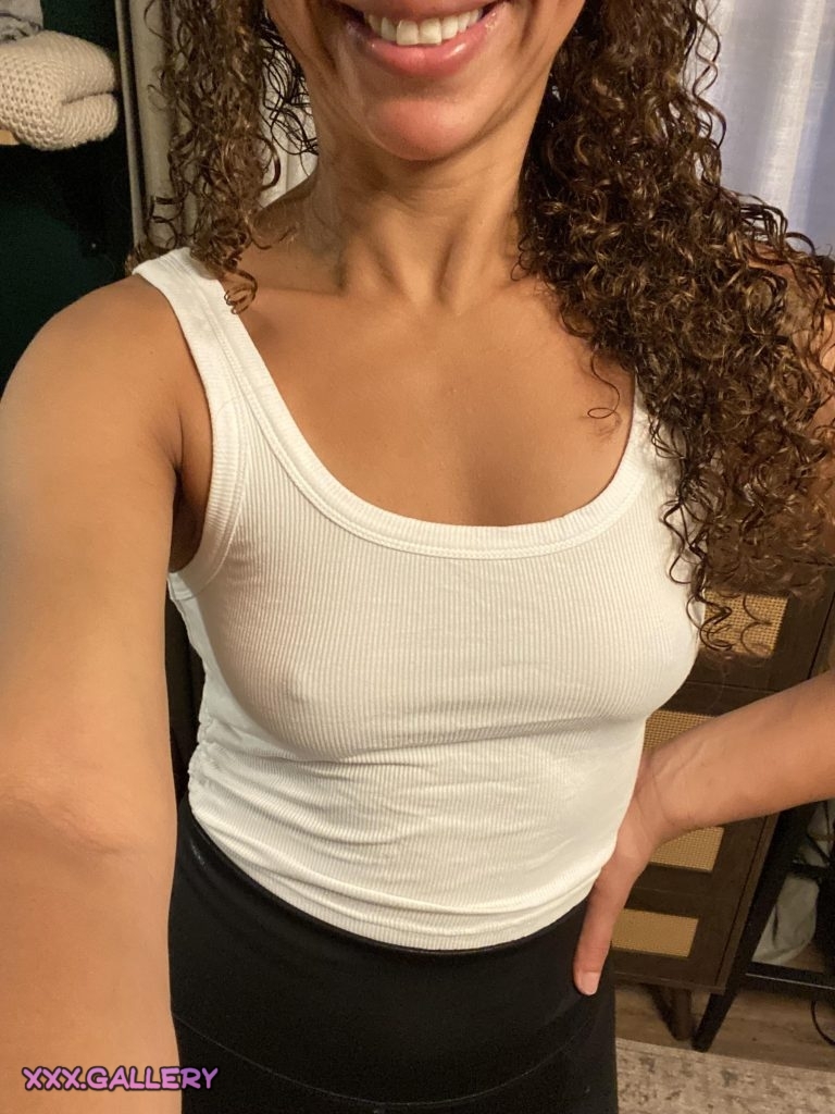 Feeling cute and confident for a night out, just missing that perfect denim jacket. Happy Friday vibes! 1 Feeling cute and confident for a night out just missing that perfect denim jacket. Happy Friday vibes