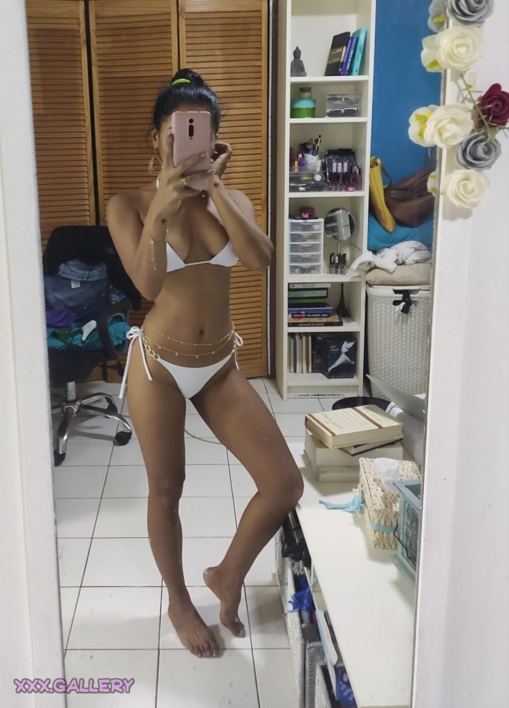 Feeling daring at the shore 😏