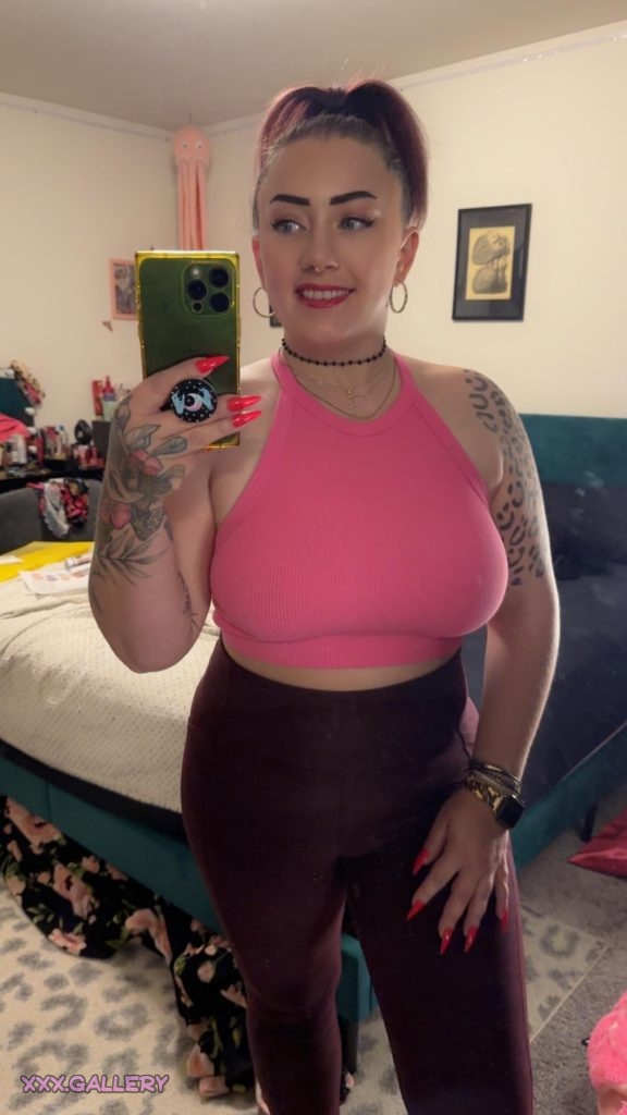 Just discovered the perfect work fit hack 🩷💜