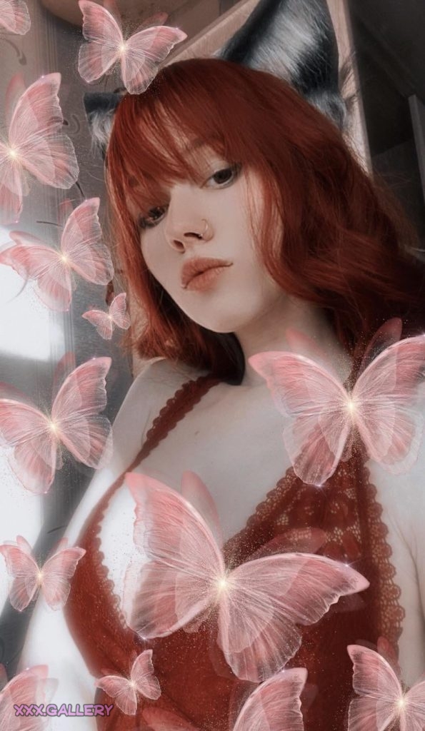 Just dyed my hair neon and the sun is working its magic