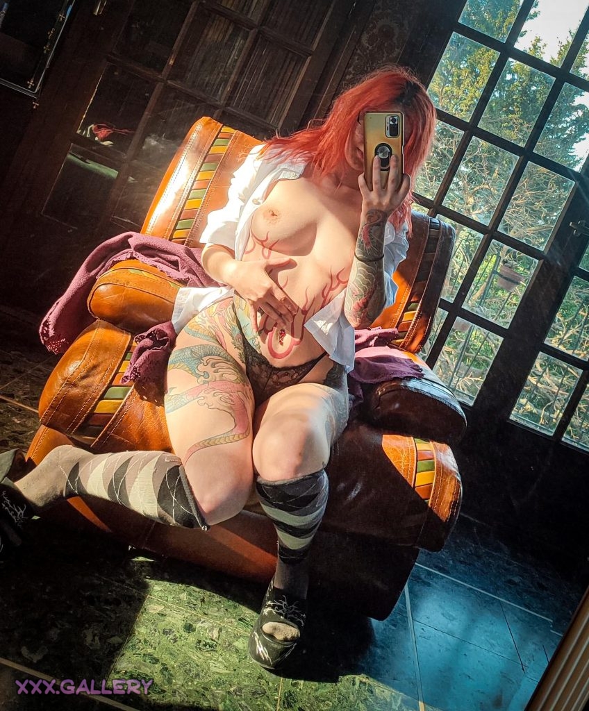 Just woke up and feeling cute 🖤