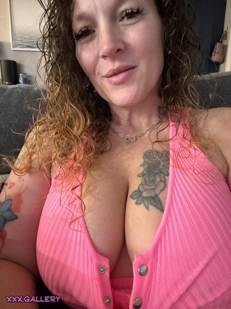 Looking for a Dom to take control