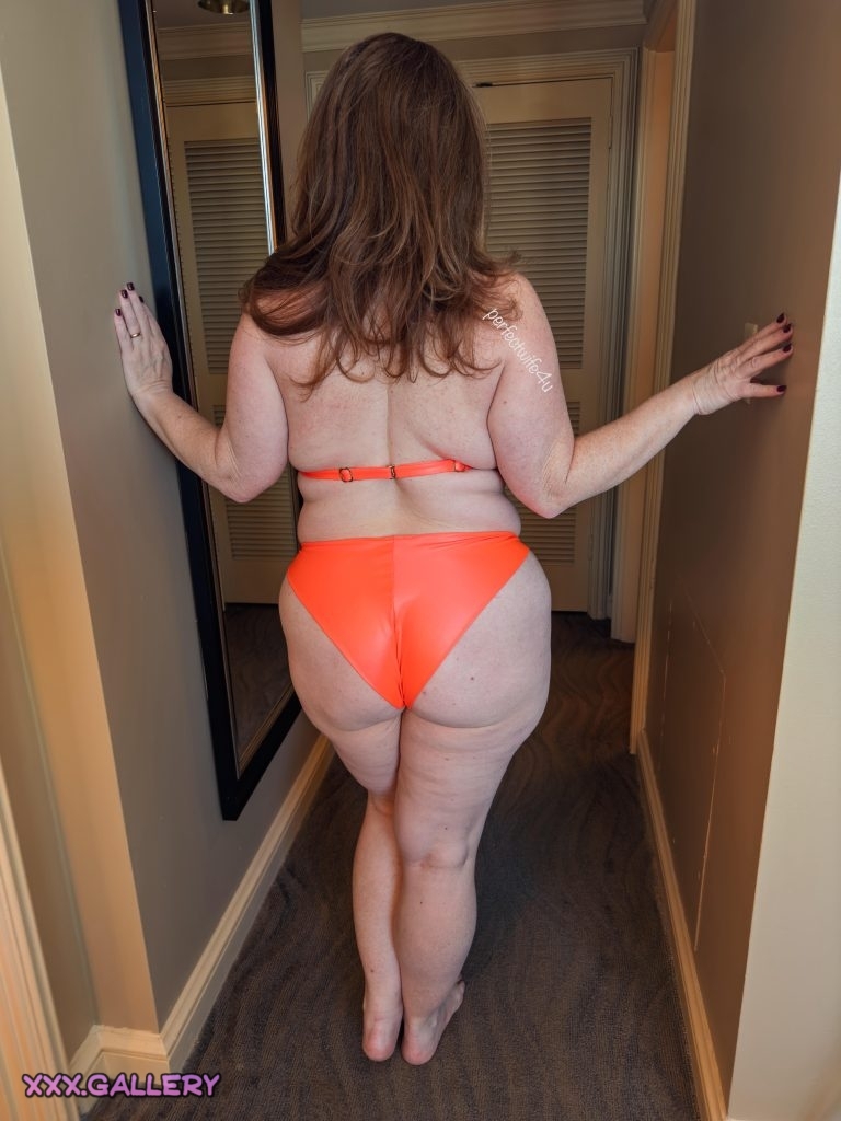 Looking for a curvy lady with experience