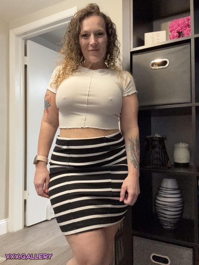 Sneaking through the night 1 Sneaking through the night