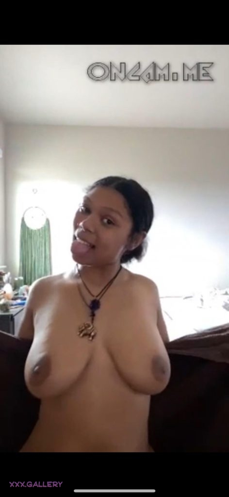 Who is the stunning beauty in this pic 😍