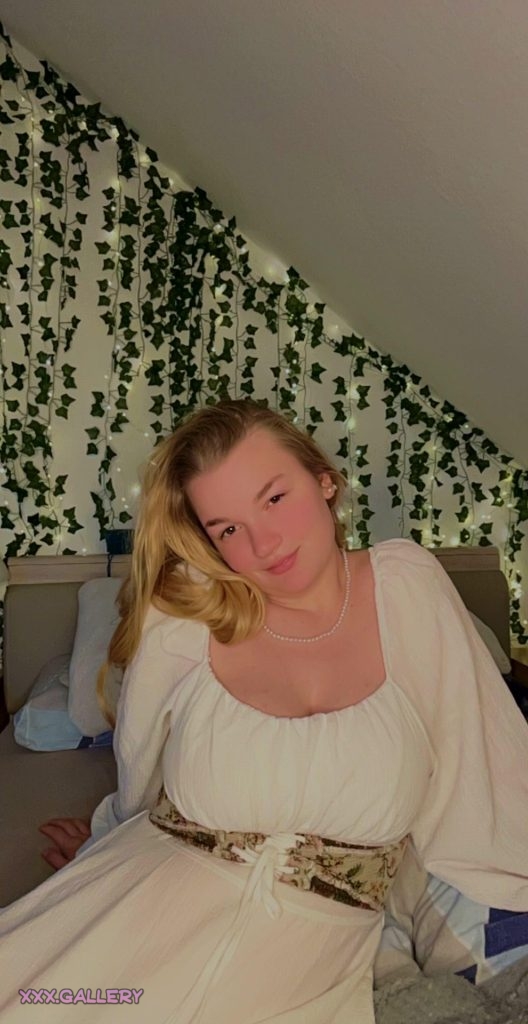 Who knew cuddles could lead to a workout? 😏