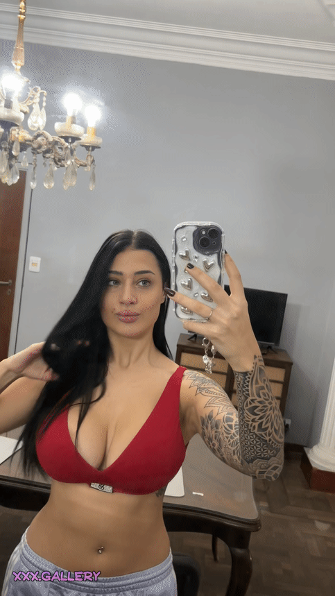 Unveiling My Stunning Full-Figured Endowment