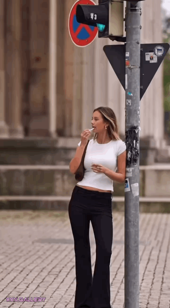 My Encounter with a Stunning Woman [IRTR]