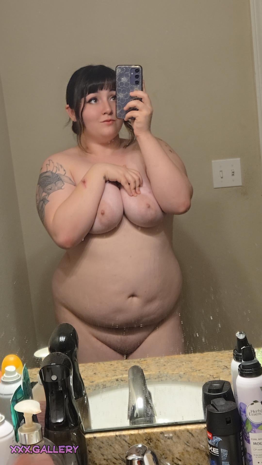 Despite His Size, My Ample Bosom Remains a Source of Pride 💃