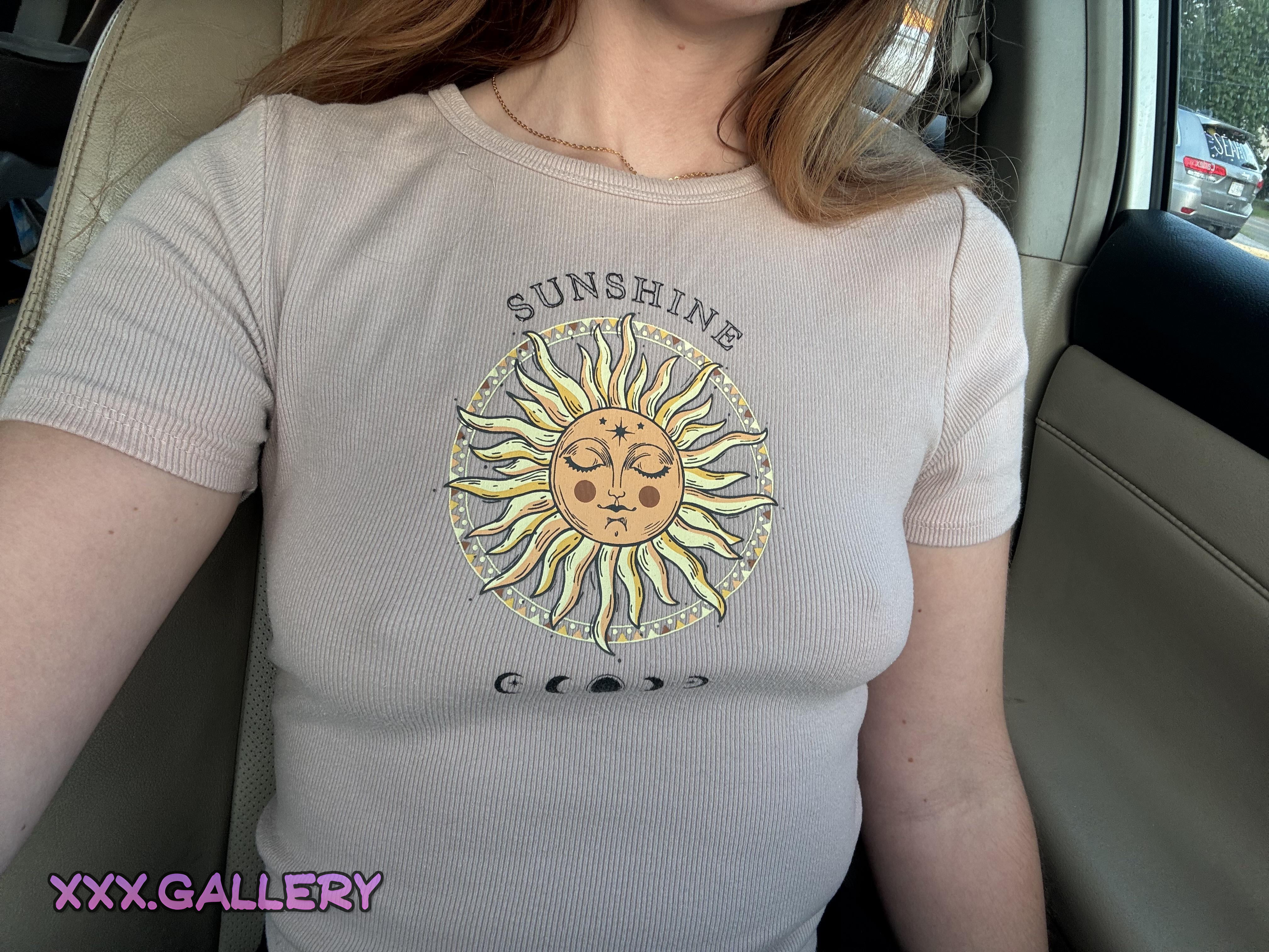 Unmasking Your Secret Crush: The Sensual Braless Delivery Goddess πͺ 8 1nn57od hd