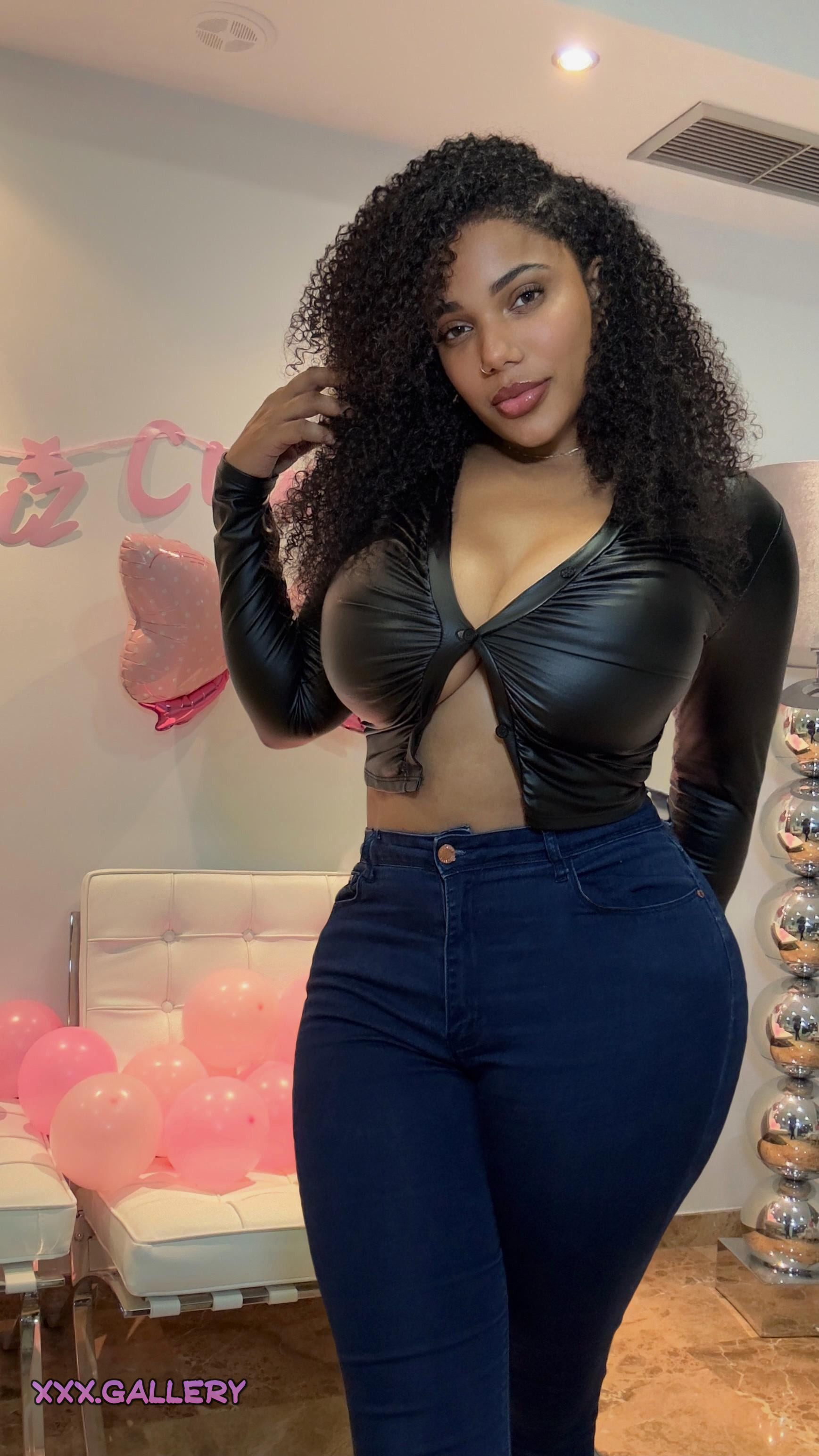 Ready to Smashes Those Frustrating Buttons in Black & White? π₯ 4 1o3265e hd