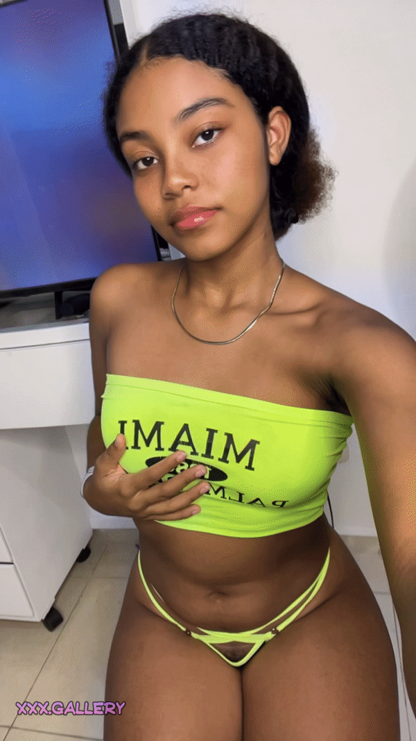 A Sensual Black and White Encounter: A Cute Girl's Passionate Kiss π 2 1ob07zw hd