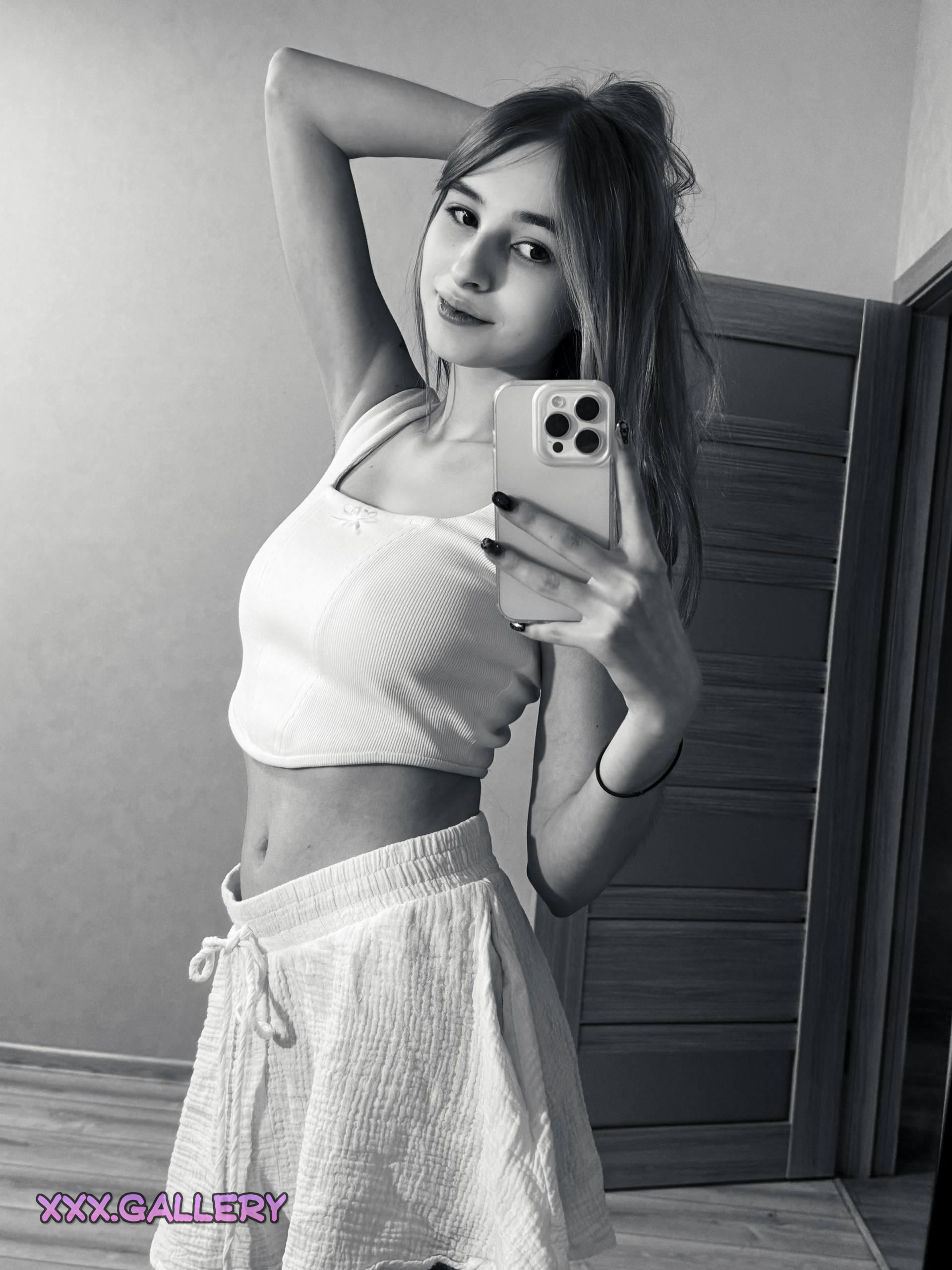 Is This Petite Thing Hideing a Surprise? π₯π©πΌπ 2 1o6mafu hd