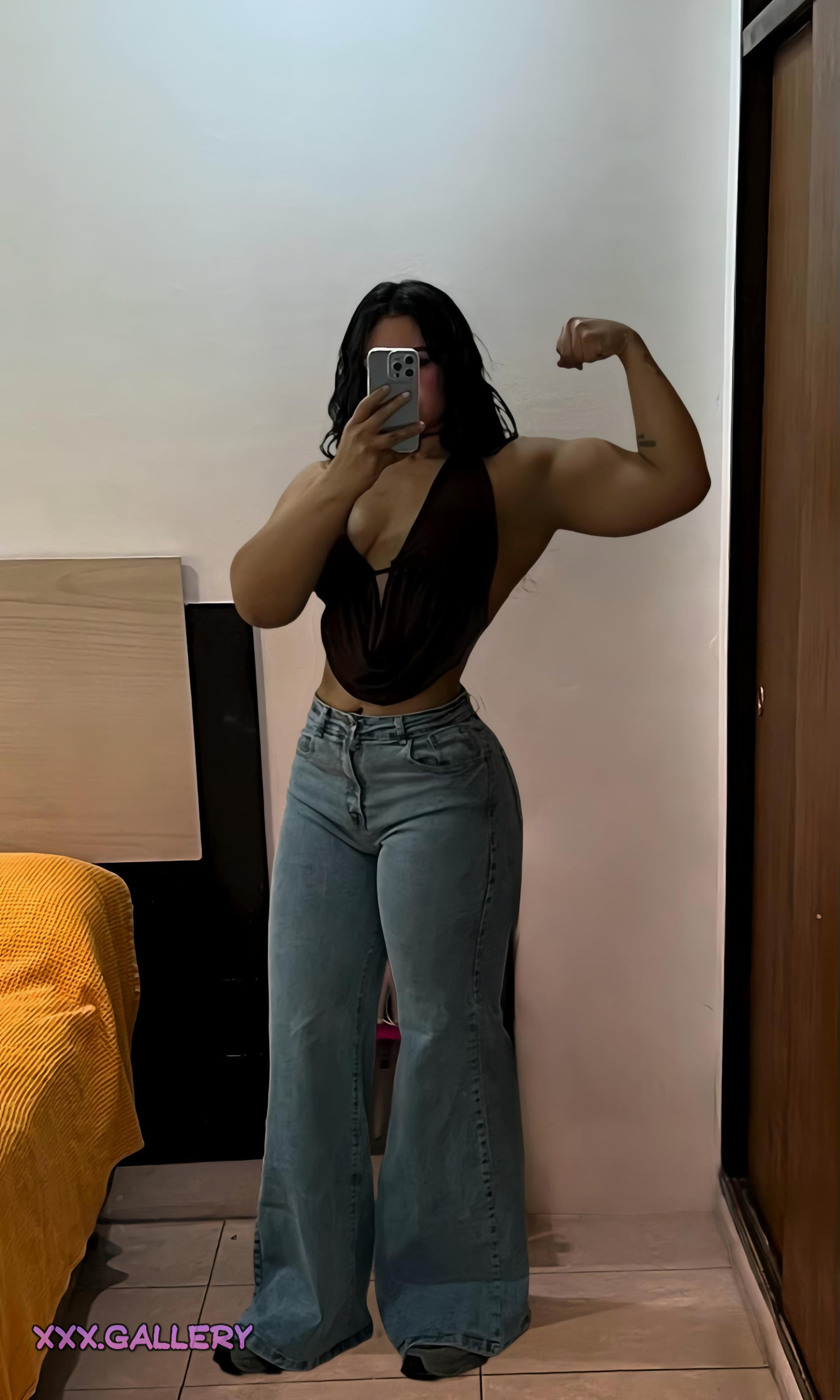 Who Wields the Power in Our Muscular Dance? 🤹🏋️ 6 1oe4ukc hd