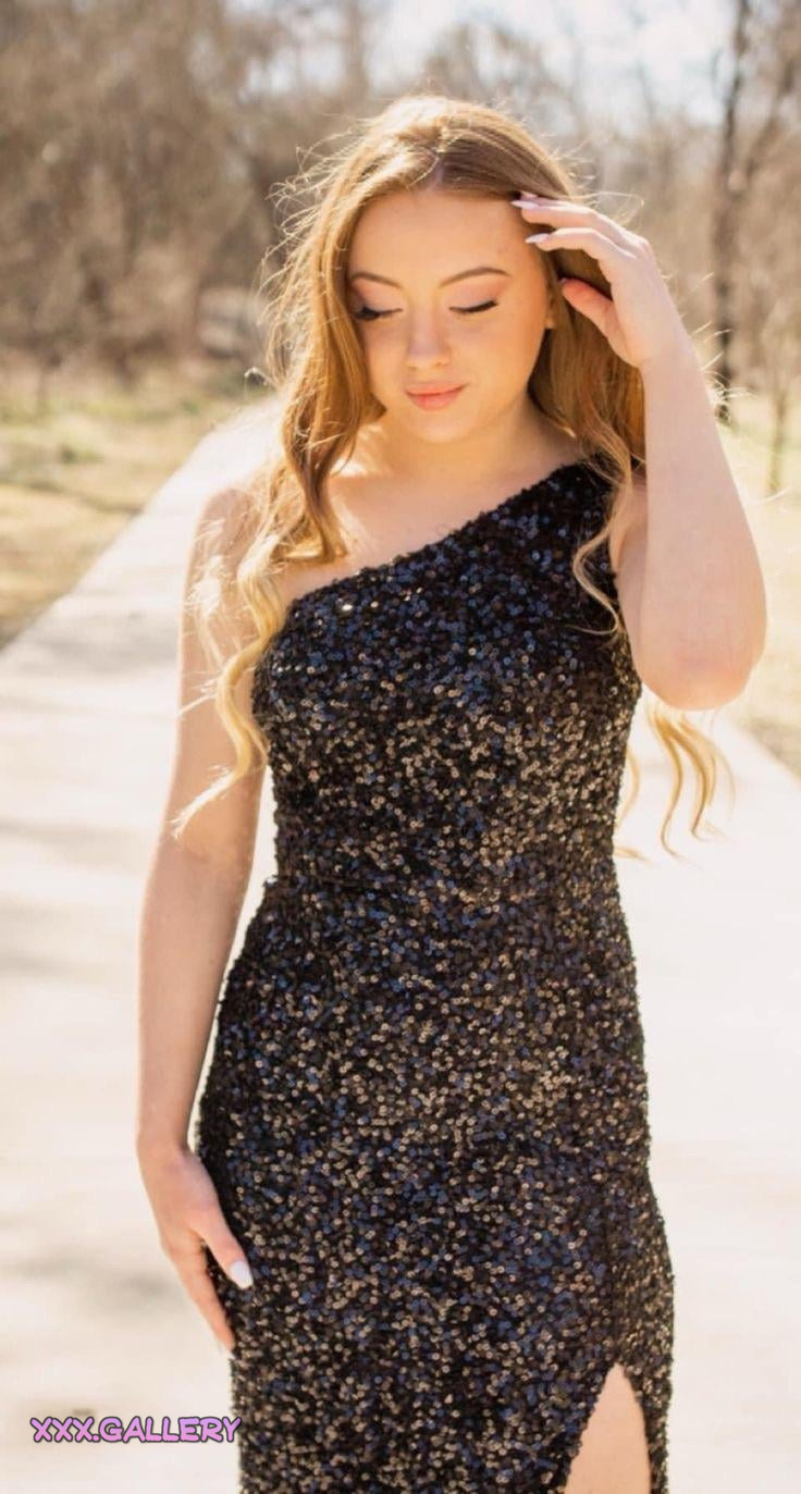 Meet the Stunningly Seductive Lillian Holland π 5 1p6647l hd