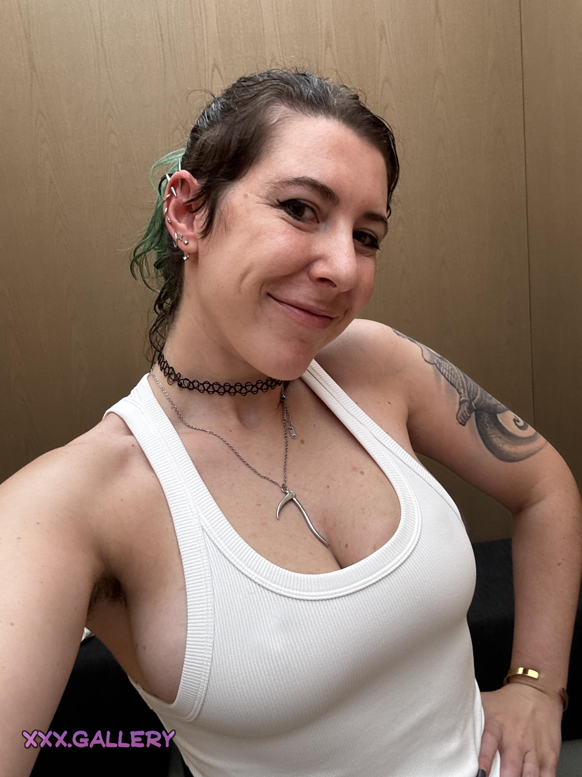 Unleashing the Dark Allure: Goth Goddess Radiates Sexiness Even Without a Bra π 3 1pa6yvw hd