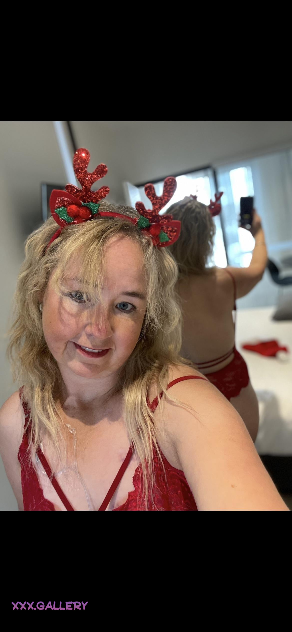 Making Every December Night Sizzle π₯: A Blonde's Guide 8