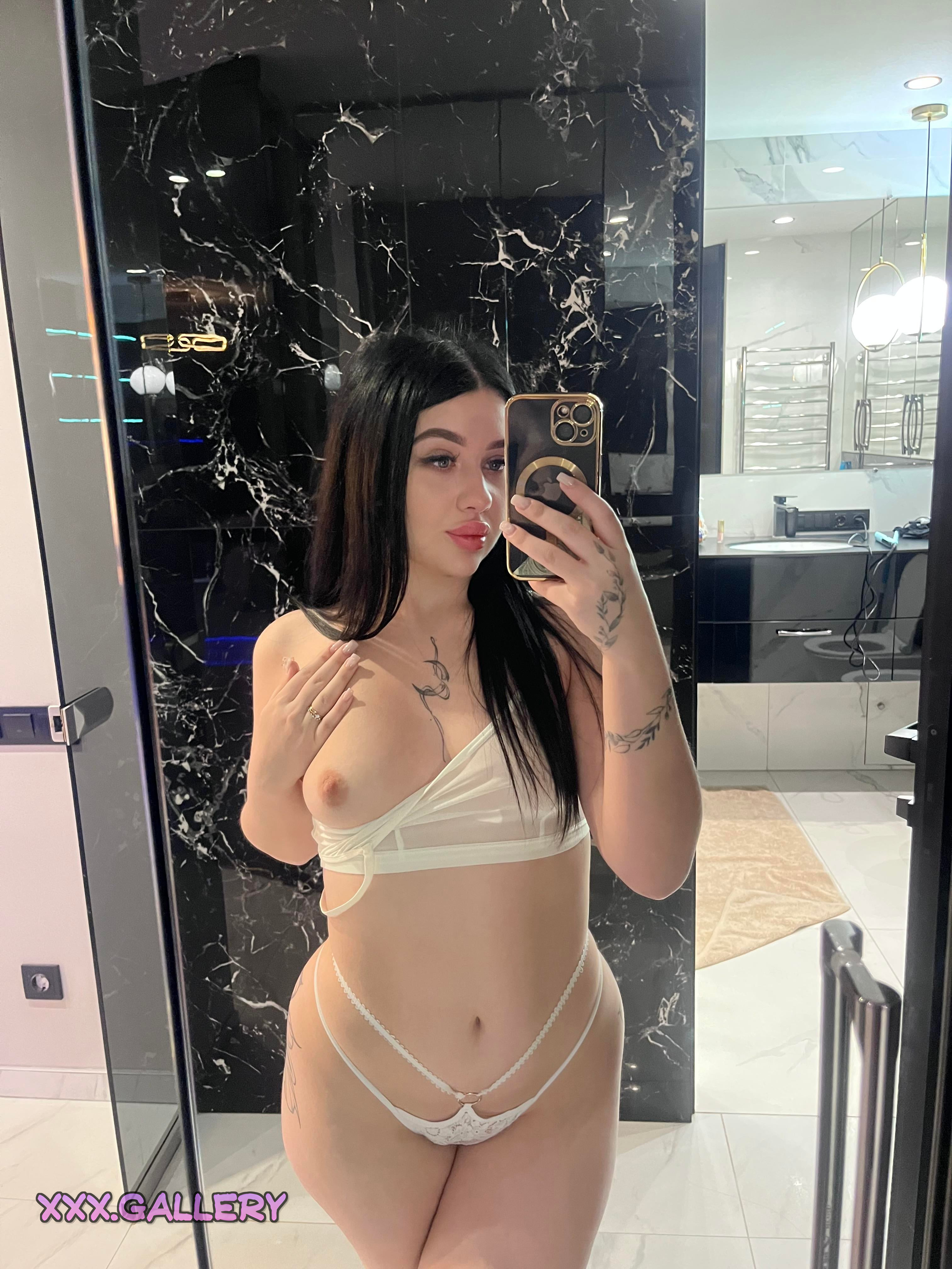 Brunette Babe Reveals One, Two, β¨Boobsβ¨ Appear 7 1pfondh hd