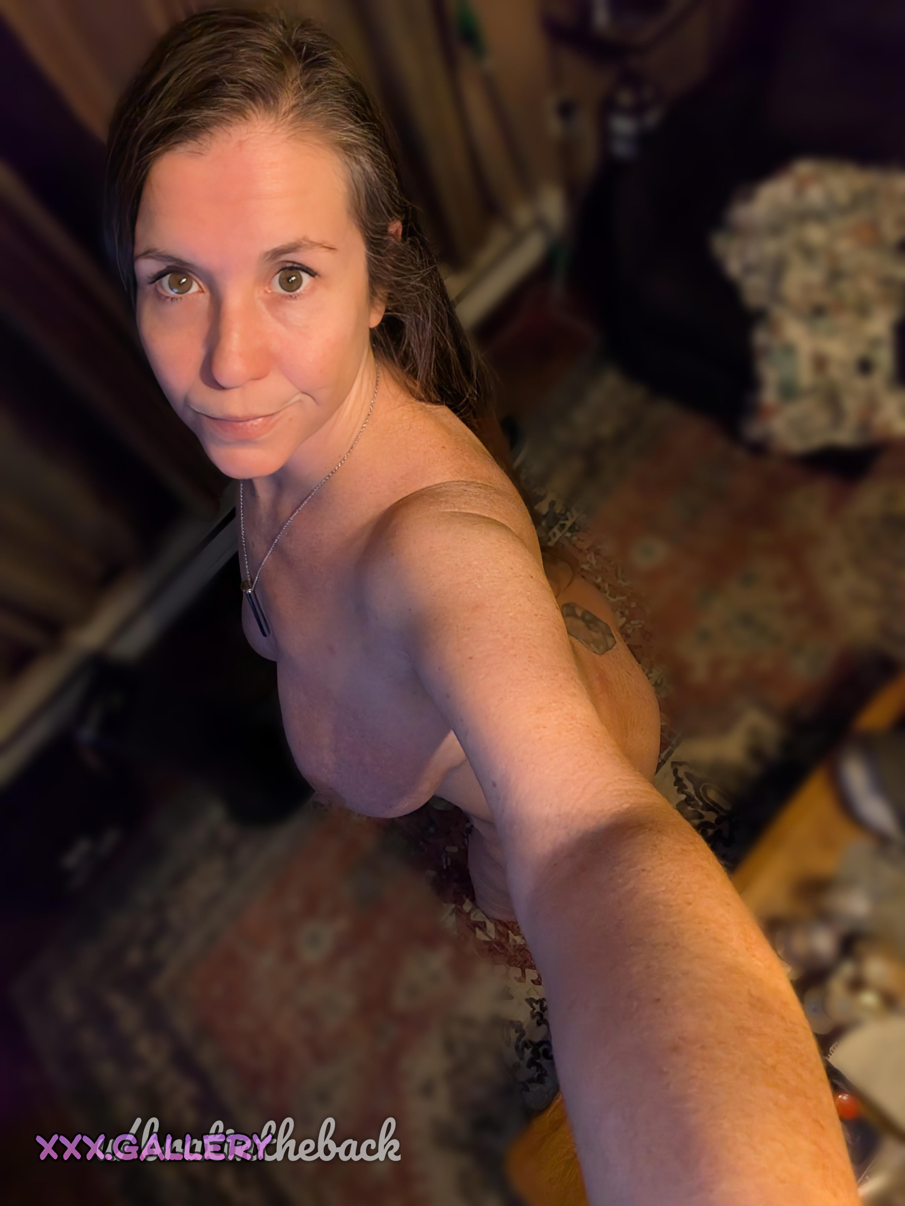 Barefoot and Bold: Unleashing My 30+ Mature Sensuality ππ½π 4 1pgij5w hd