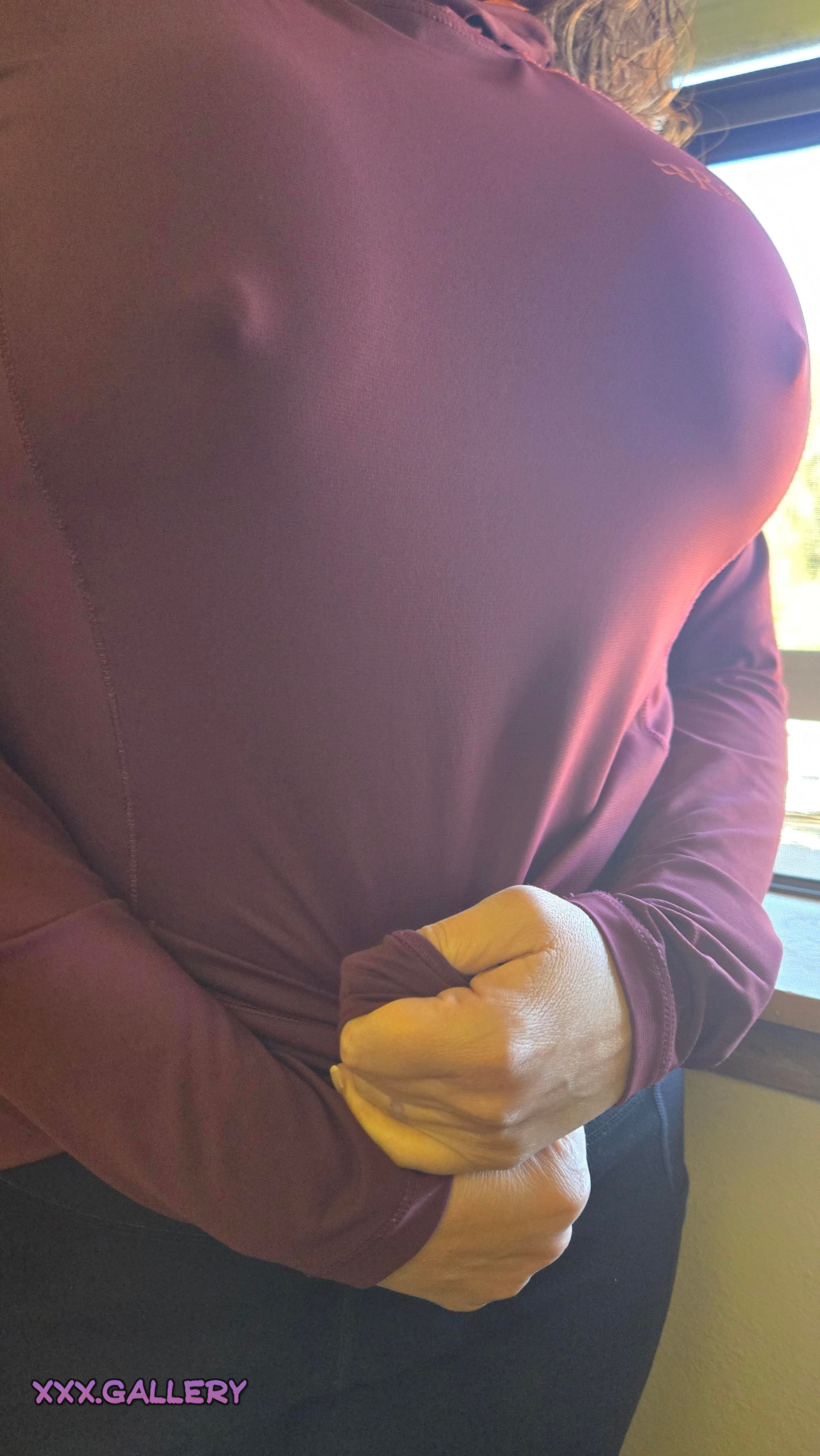 Struggling to Keep Warm: Nips Still Refuse to Budge π₯Ά 8 1pj6ikr hd