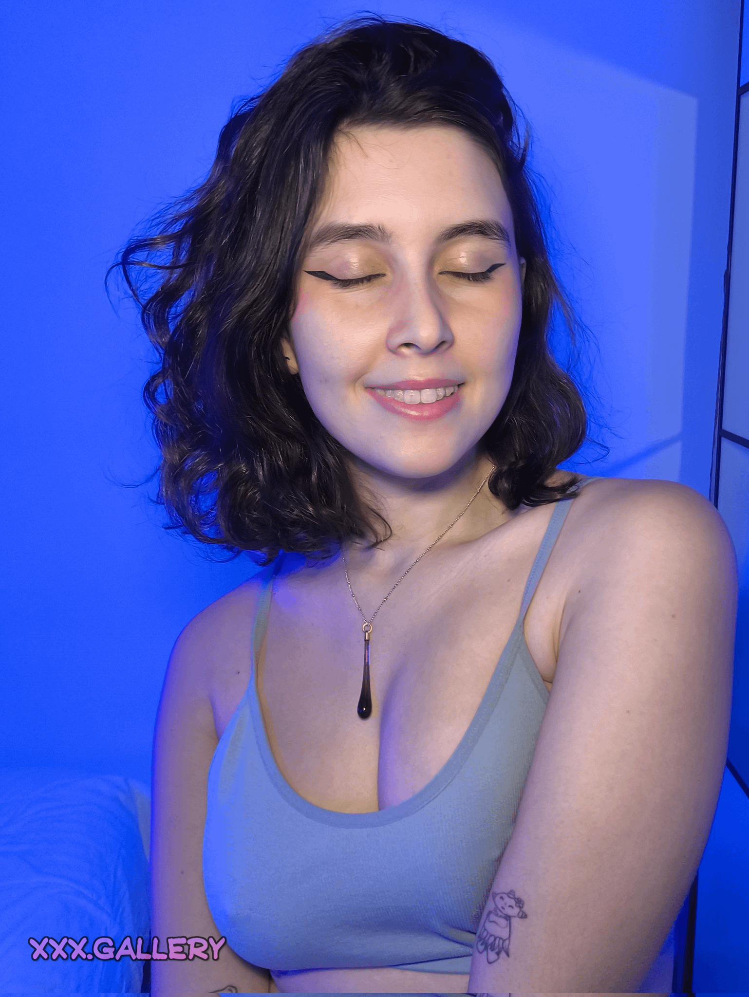 Brunette Babe Shares Her Best Sizzling Selfies π₯ - Discover Her Alluring Charms π 8 1pjp84u hd