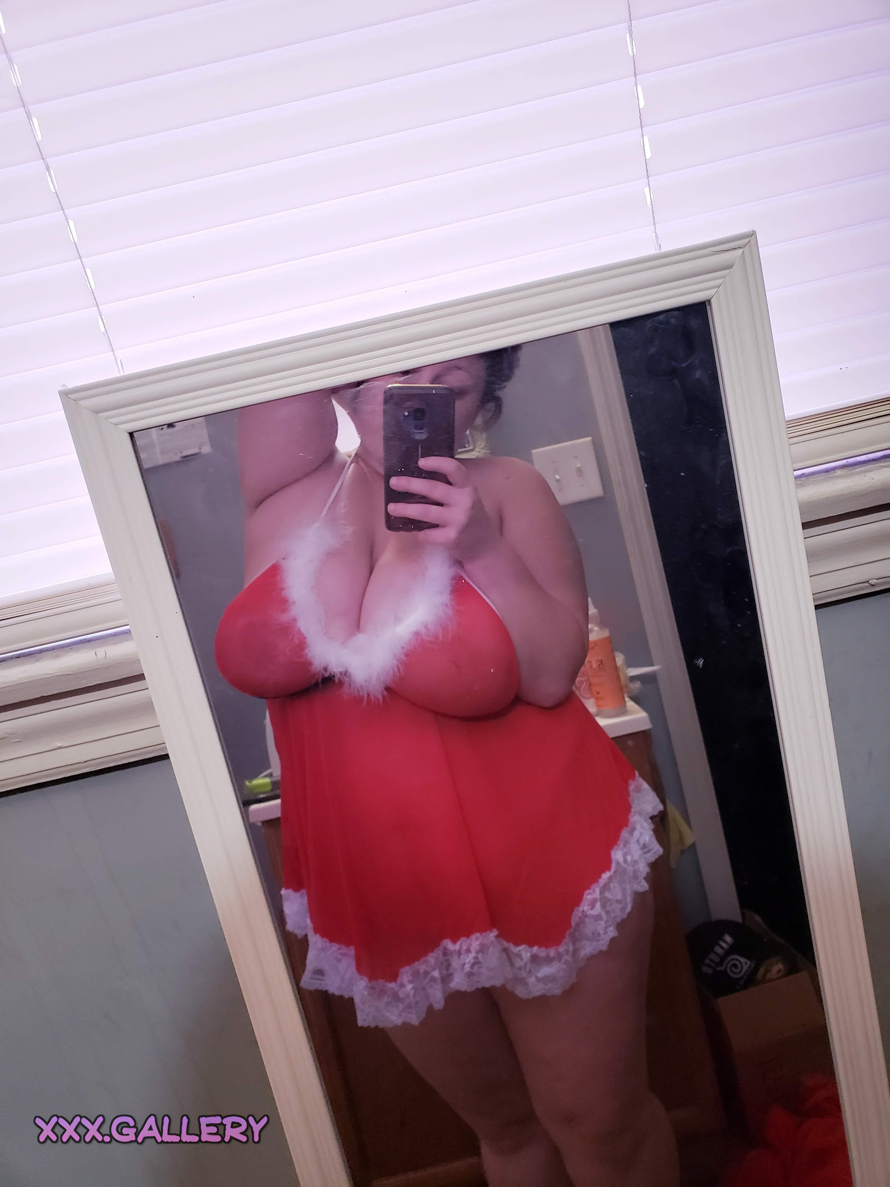 Curvy Ladies Celebrating Christmas ๐๐งข 4 1pl4uha hd