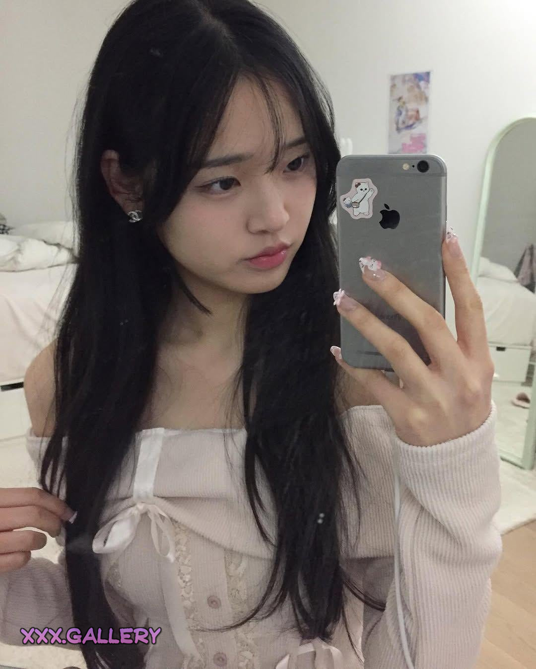 Craving Mature Desires: 18-Year-Old Beauty Seeks Experienced Partners π 7 1pp7oe7 hd