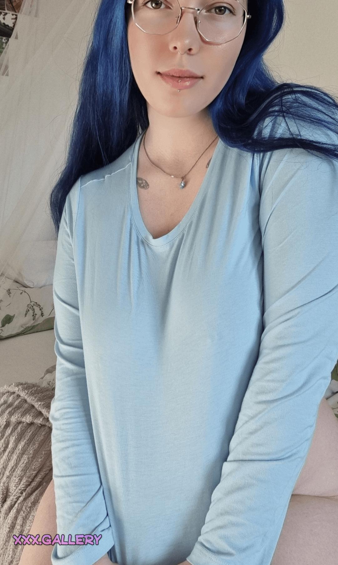 Curvy Goddess Holds a Surprising Secret π£β¨ 4 1pylsbv hd