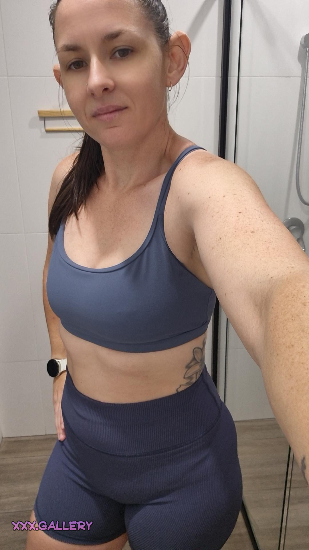 π₯ Starting the New Year Right with Brunette Gym Selfies ποΈ 5 1q10t53 hd