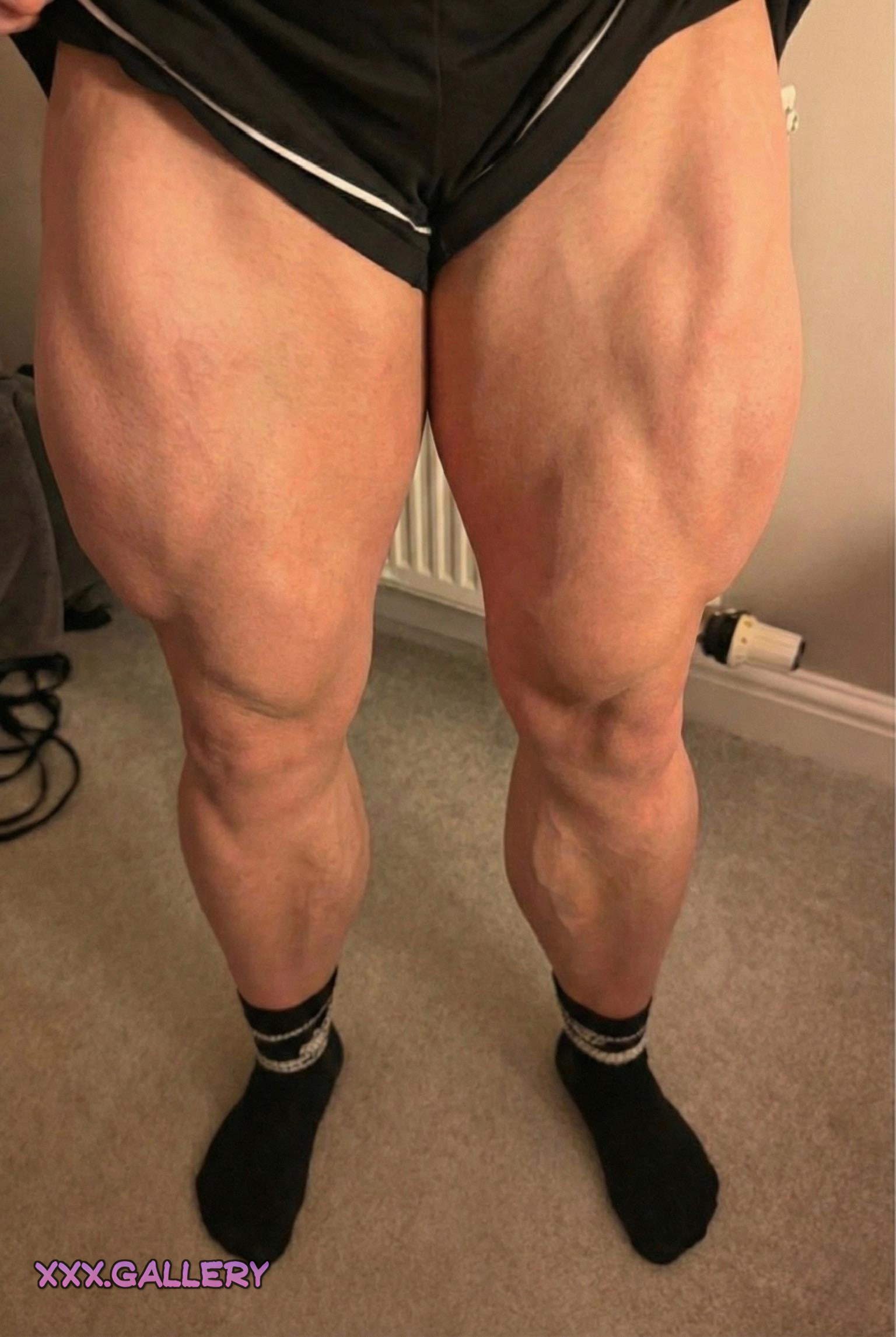 Experience Unapologetic Thigh Chafing: A Muscle Worship Perspective ππͺπΌ 4