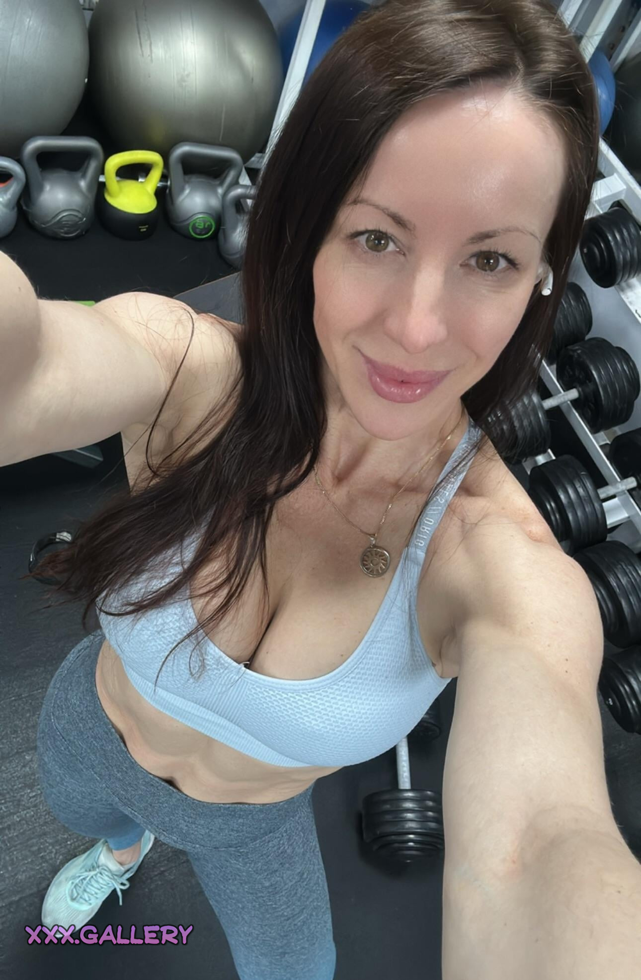 Shredded 45-Year-Old Body: A Testament to Age-Defying Muscle π₯ 2 1qs7mco hd