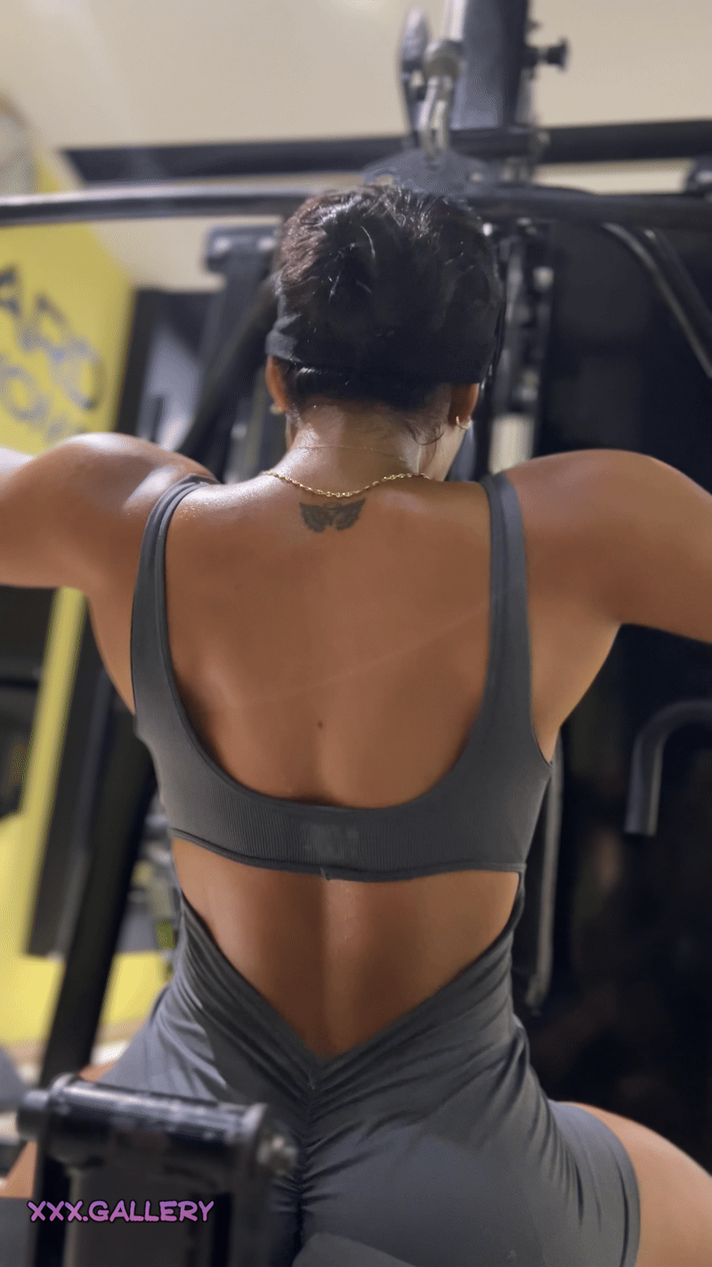 🚀 Bulking Up: Intense Training Sessions 🏋️